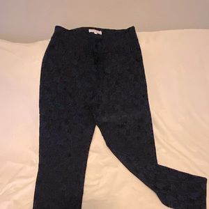 Jacquard print slim pants. Back and blue print. Slim fit.